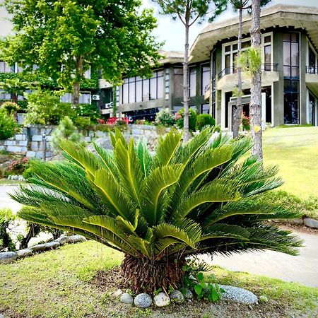 Rock City Resort Mingora Bagian luar foto