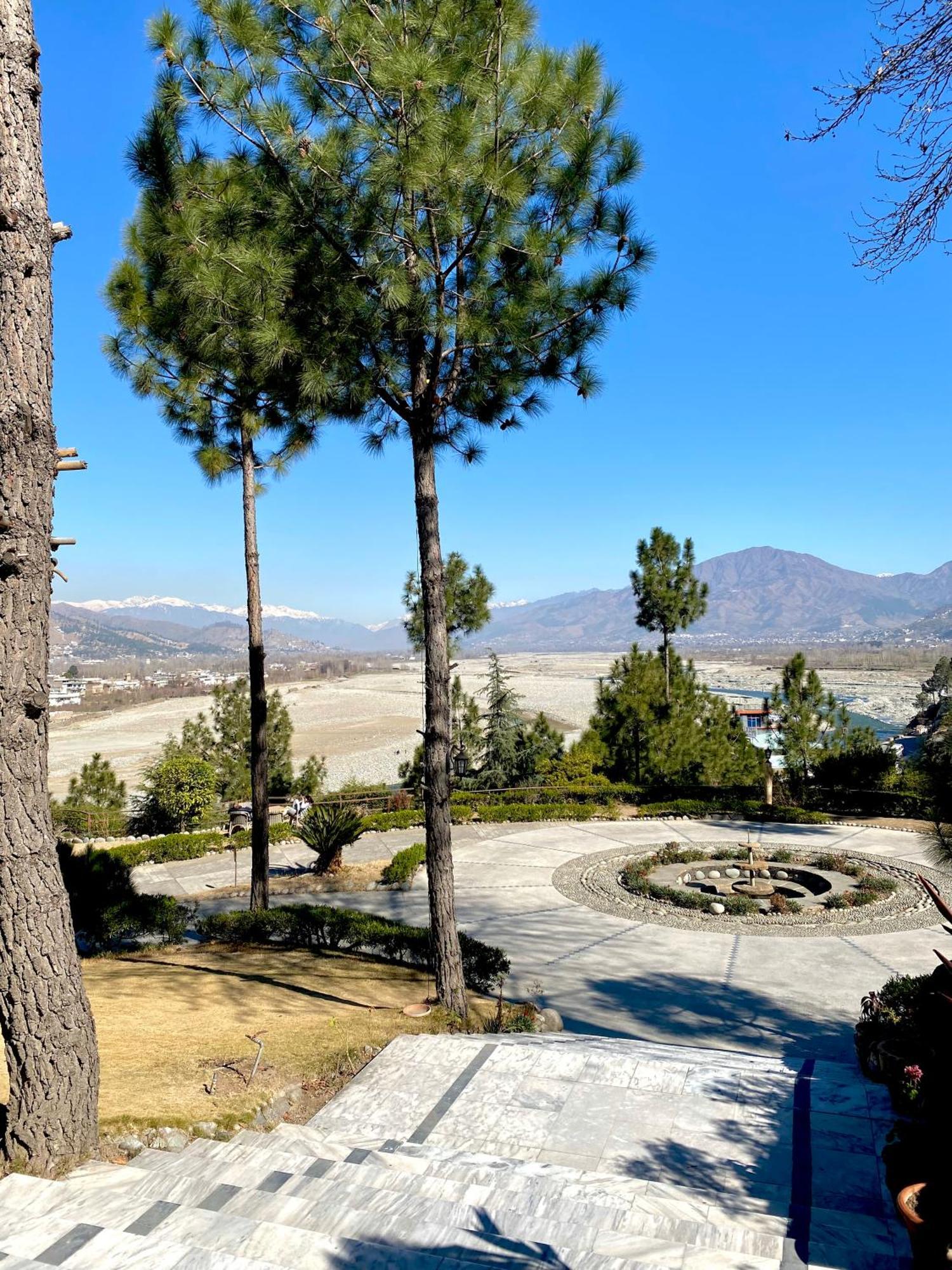 Rock City Resort Mingora Bagian luar foto