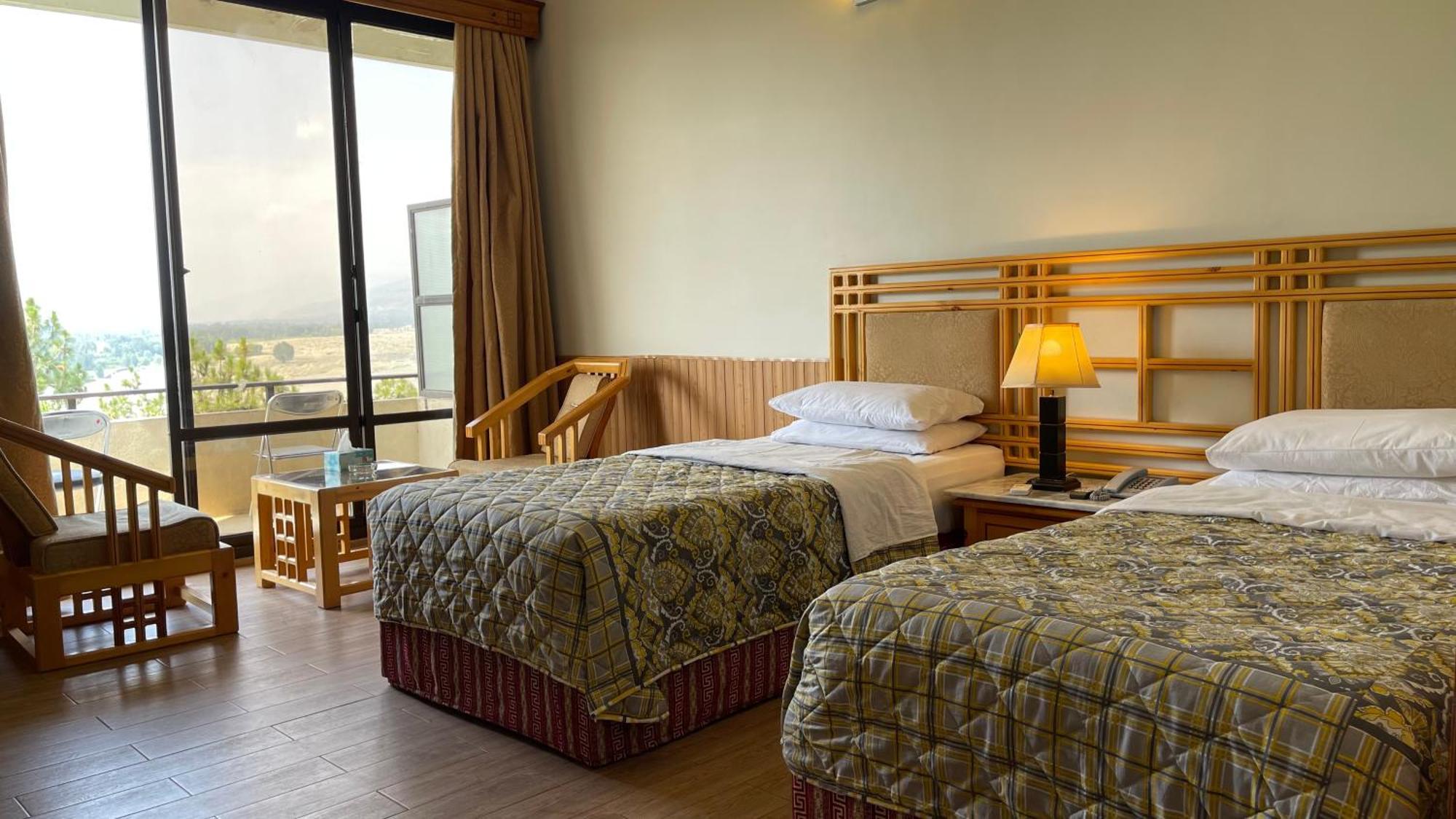 Rock City Resort Mingora Bagian luar foto