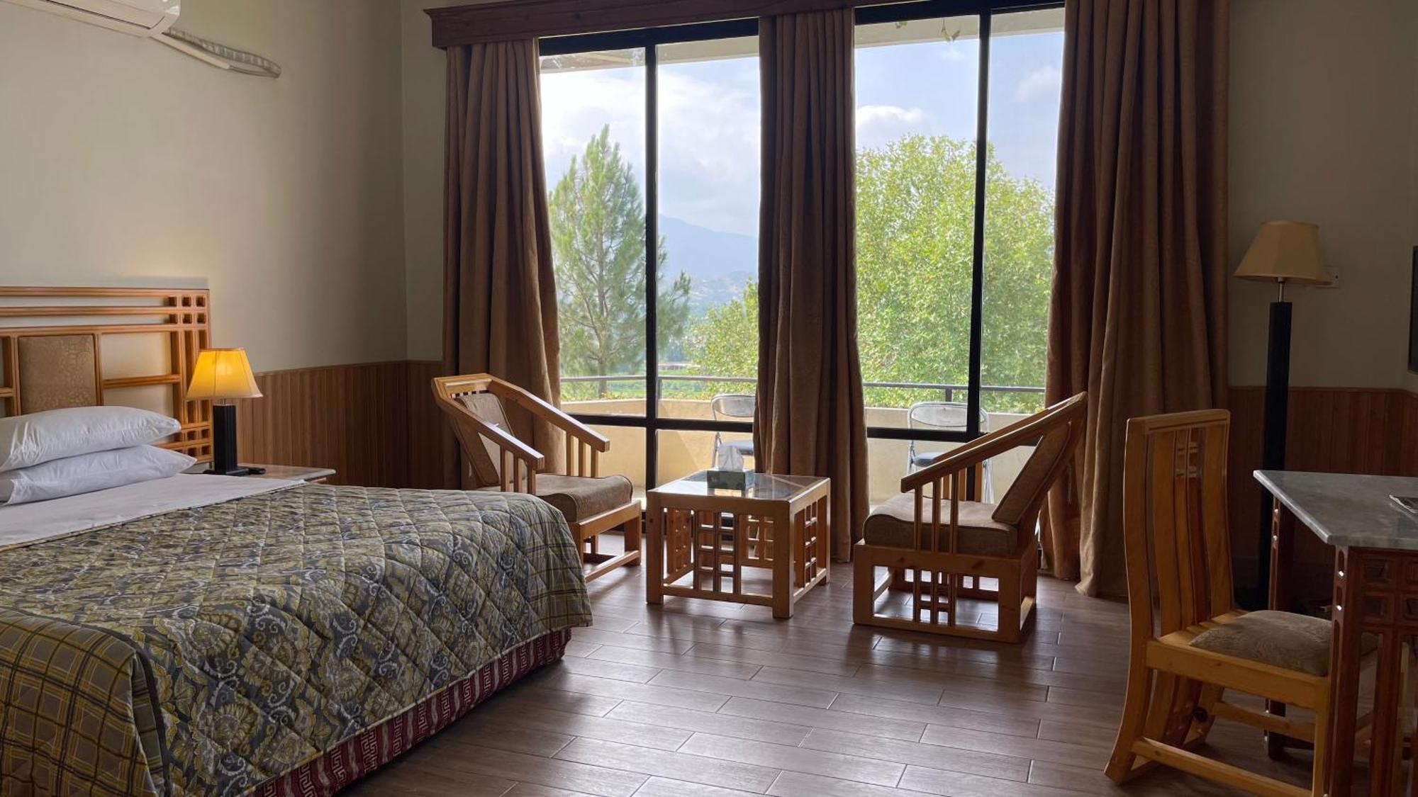 Rock City Resort Mingora Bagian luar foto