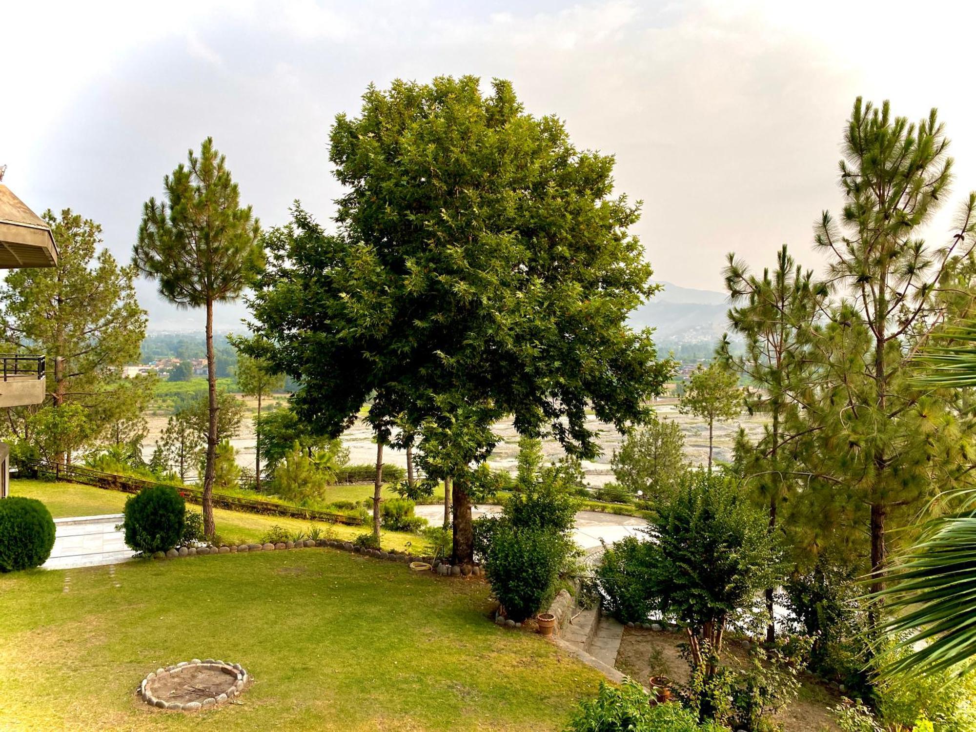 Rock City Resort Mingora Bagian luar foto
