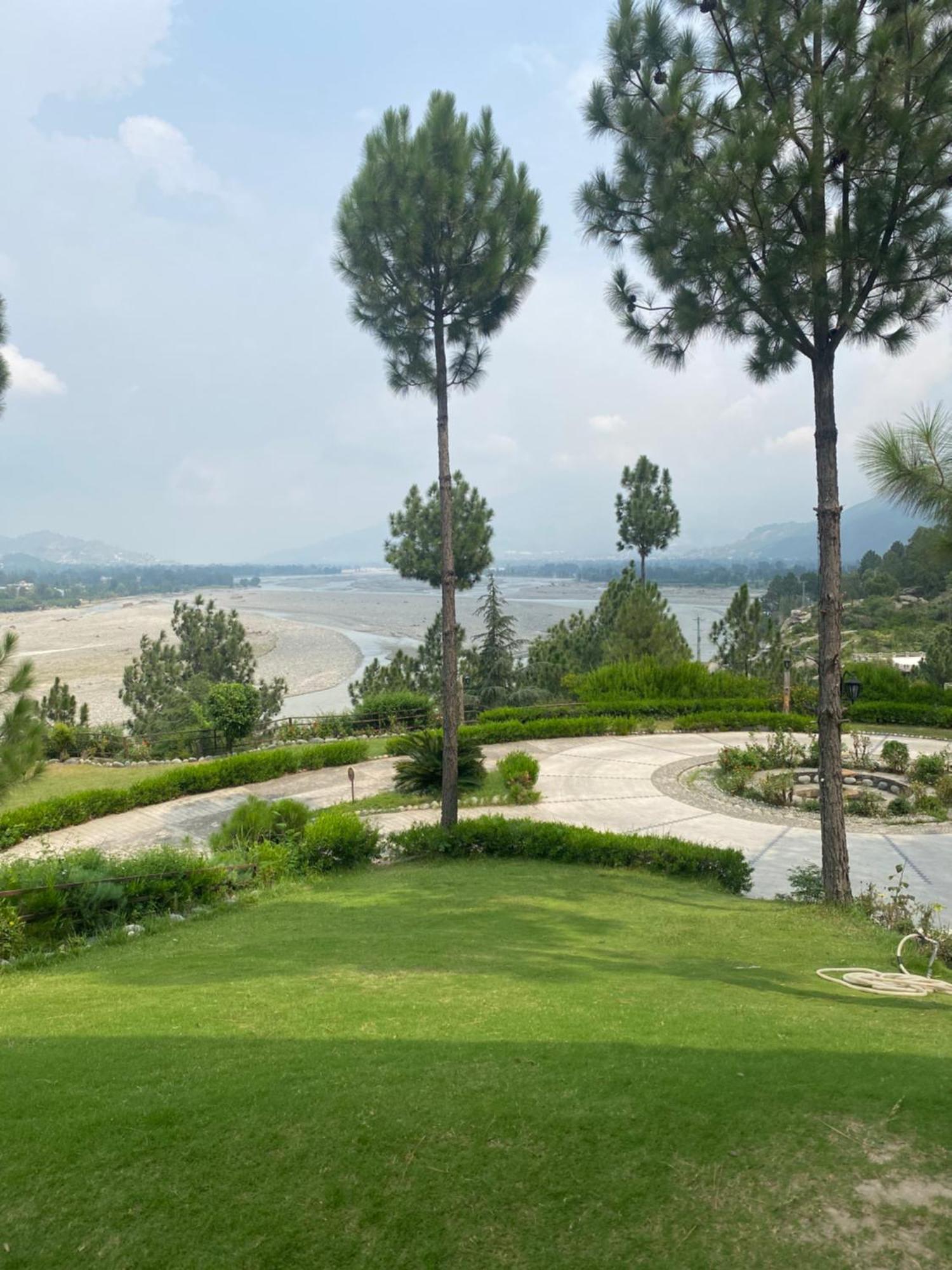 Rock City Resort Mingora Bagian luar foto