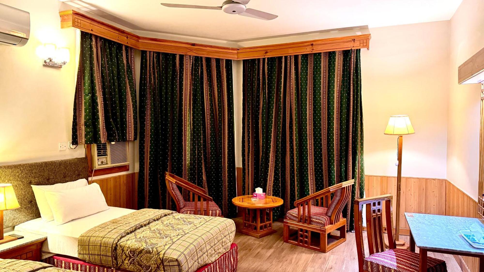 Rock City Resort Mingora Bagian luar foto