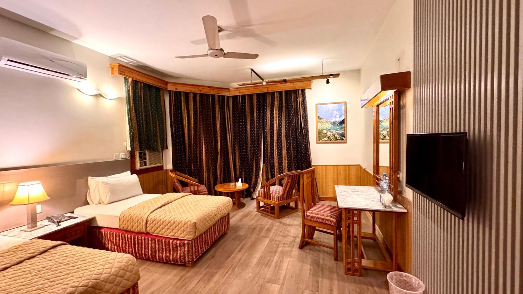Rock City Resort Mingora Bagian luar foto